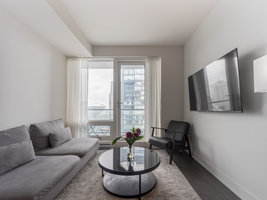 Luxurious 2Beds 2Baths in Downtown
 thumbnail 5