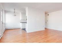 1 Bdrm available at 2415 Chemin Sainte-Foy, Quebec City - 2415 Chemin Sainte-Foy, Quebec
 thumbnail 20