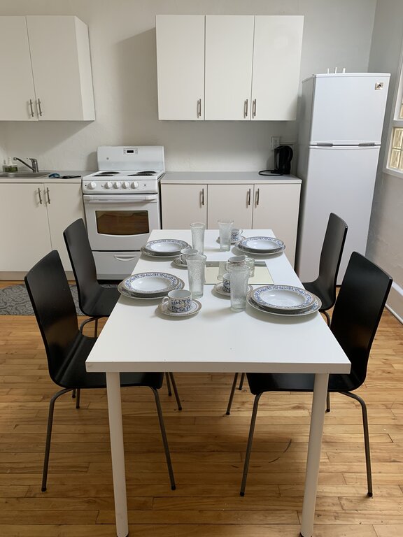 Chambre & Colocation   4½- 3332 ave lacombe, Côte-des-Neiges/Notre-Dame-de-Grâce (Montréal)