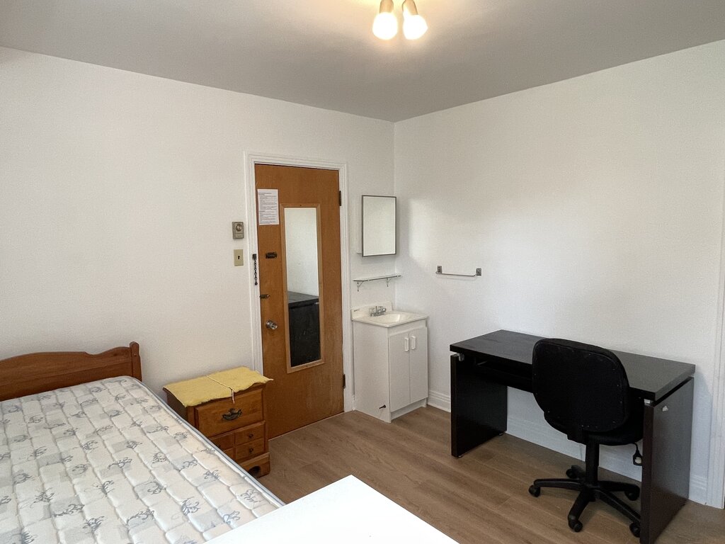 Chambre   5½- 3143 Rue Jean-Brillant, Côte-des-Neiges/Notre-Dame-de-Grâce (Montréal)