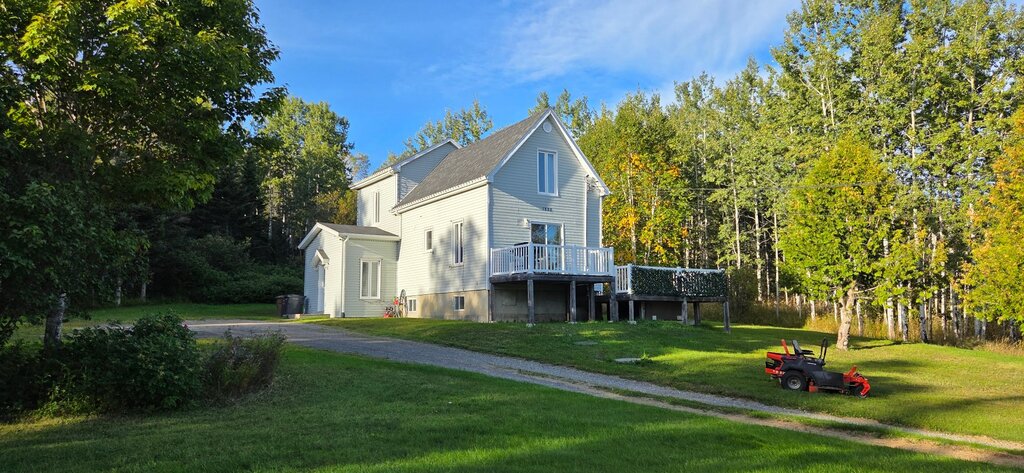 Maison 
                7½- 1032 Route de Haldimand, Gaspé