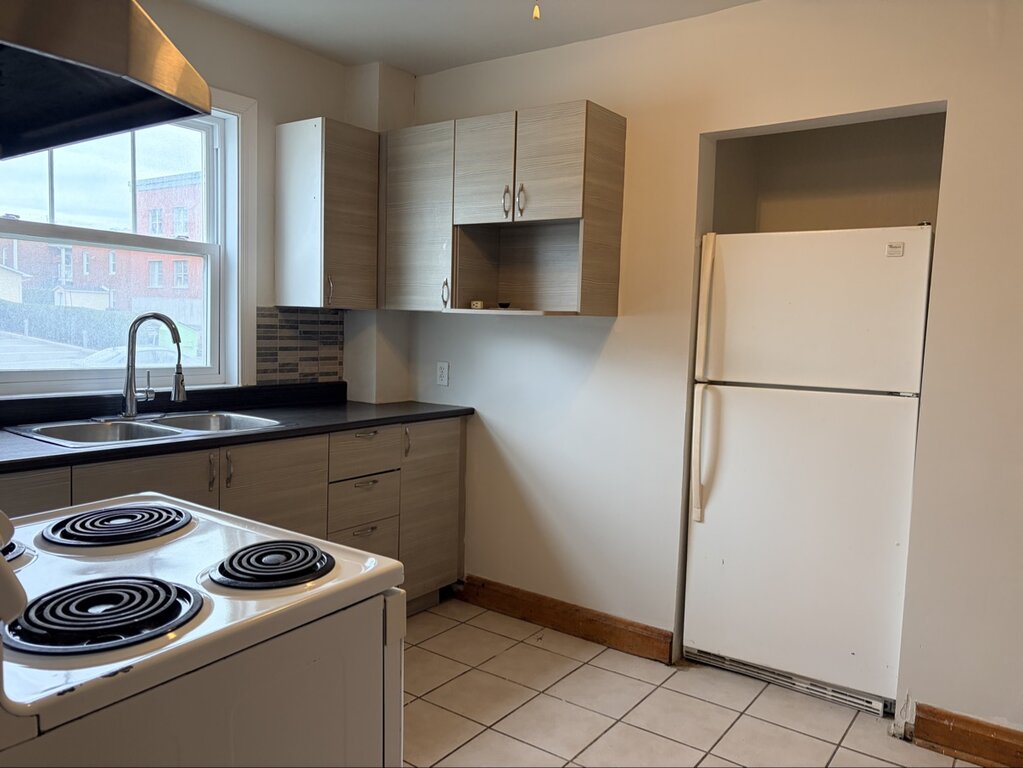 Appartement 
                4½- 432, rue King Est, Les Nations (Sherbrooke)