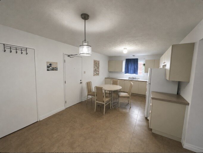 Appartement 
                5½- 22, rue Connolly, Lennoxville (Sherbrooke)