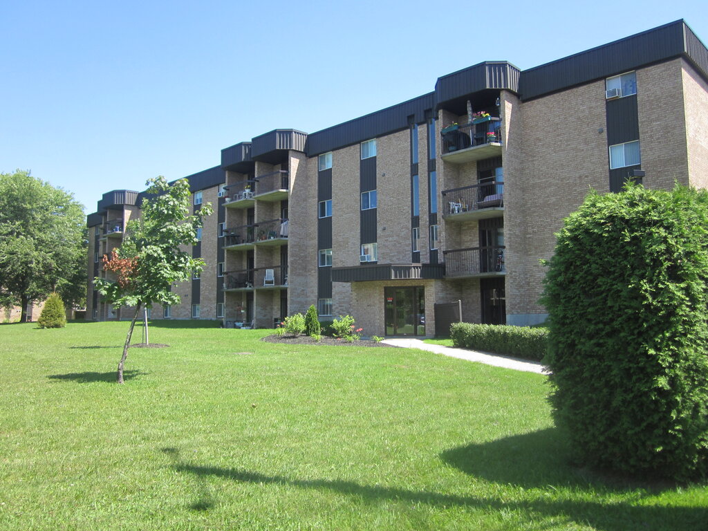 Appartement 
                4½- 740 rue McGregor, Les Nations (Sherbrooke)