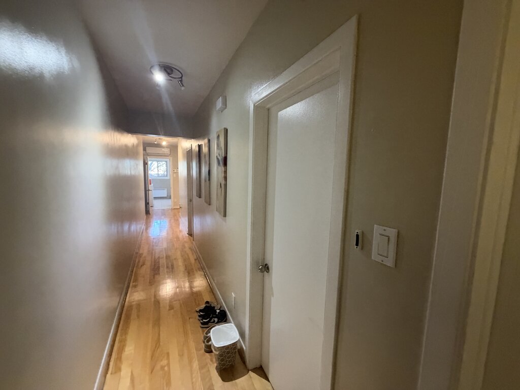 Chambre & Colocation 
                6½- 7023 22e avenue , Rosemont/La Petite-Patrie (Montréal)