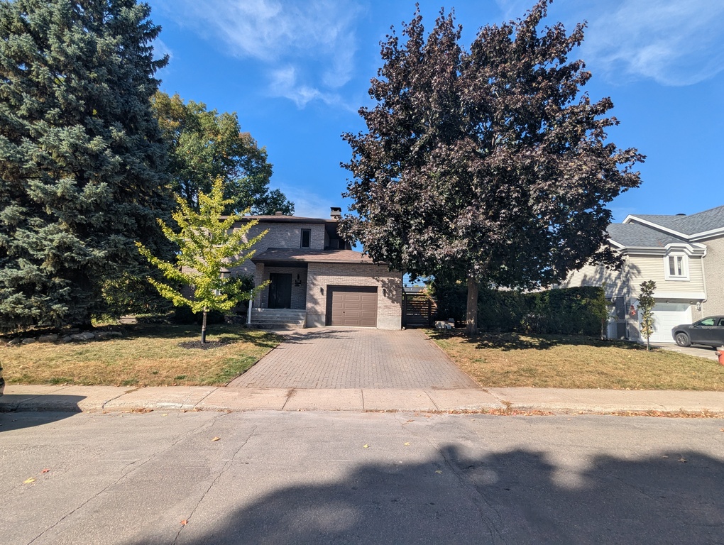 Maison   10½- 910 Drouin, Sainte-Dorothée (Laval)
