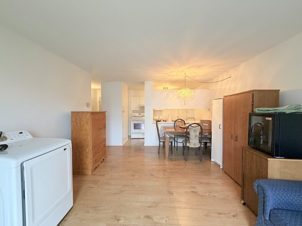 Appartement 
                4½- 1580 rue du périgord, Charlesbourg (Québec)