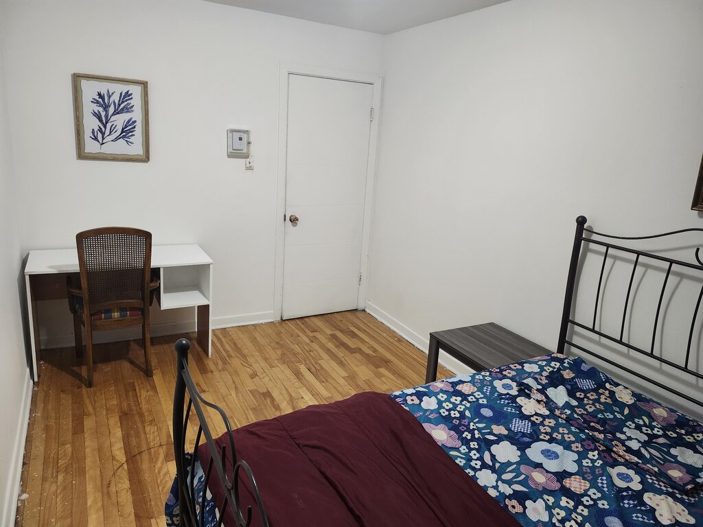 Chambre 
               - avenue bilaudeau, Mercier/Hochelaga-Maisonneuve (Montréal)