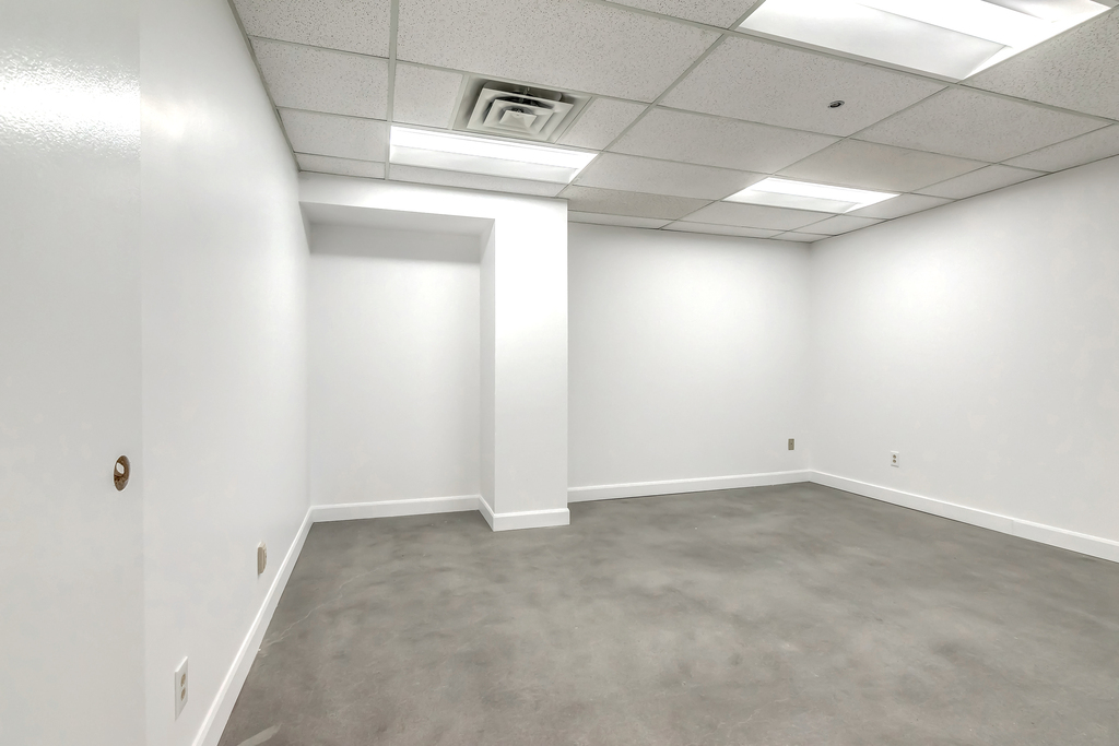 Bureau  - 6855 de l'Epee, Villeray/Saint-Michel/Parc-Extension (Montréal)