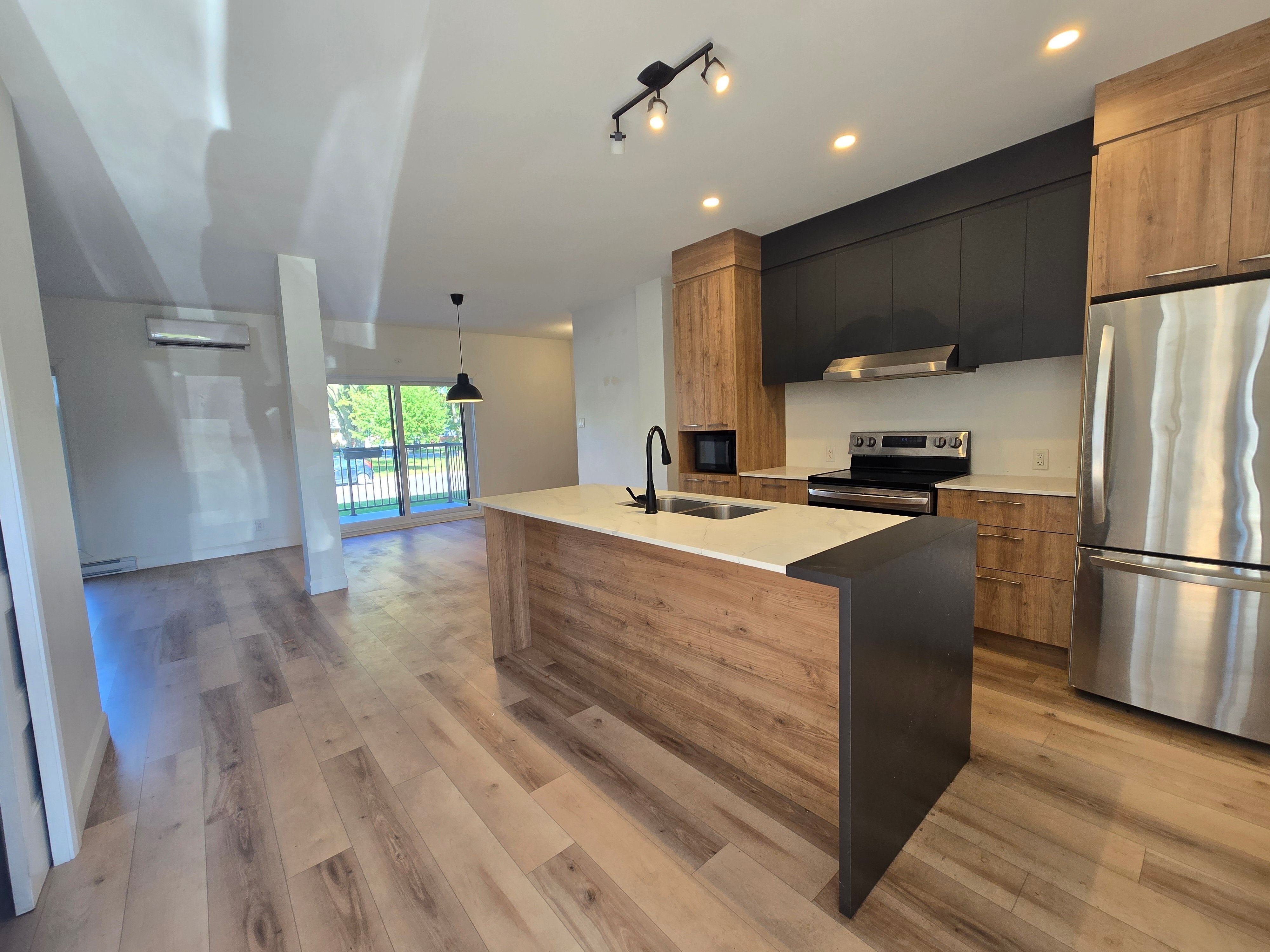 Appartement   4½- 2575 Boulevard de Monaco Québec , Les Rivières (Québec)