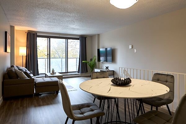 Appartement   6½- 101 Place Charles-Le Moyne Longueuil  , Le Vieux-Longueuil (Longueuil)