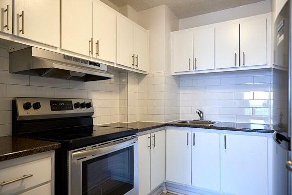 Appartement   6½- 101 Place Charles-Le Moyne Longueuil  , Le Vieux-Longueuil (Longueuil)