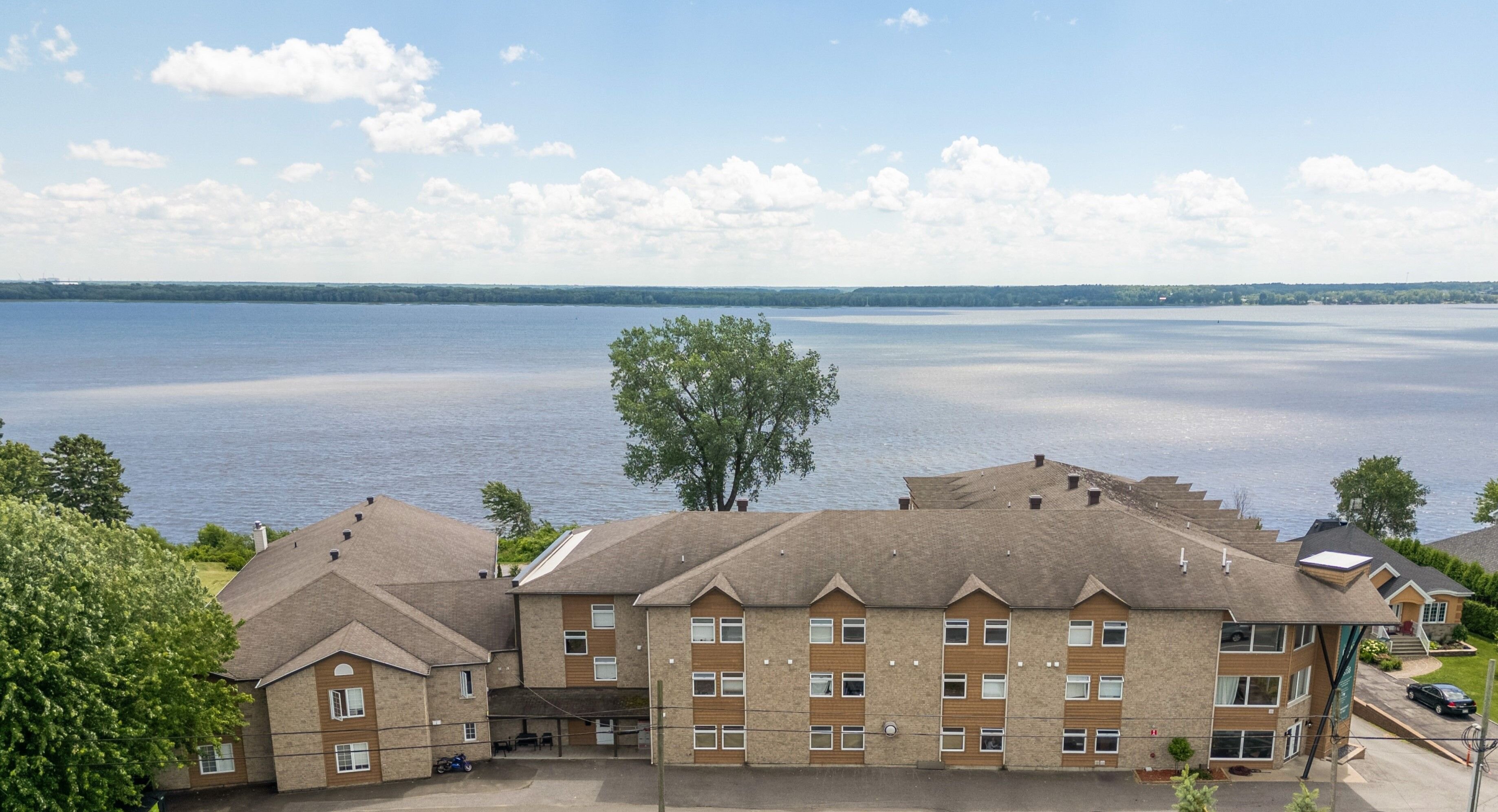 Appartement 
                3½- 1460 Rue Notre Dame Est Trois-Rivières Québec G8T 4J3 , Trois-Rivières (Trois-Rivières)