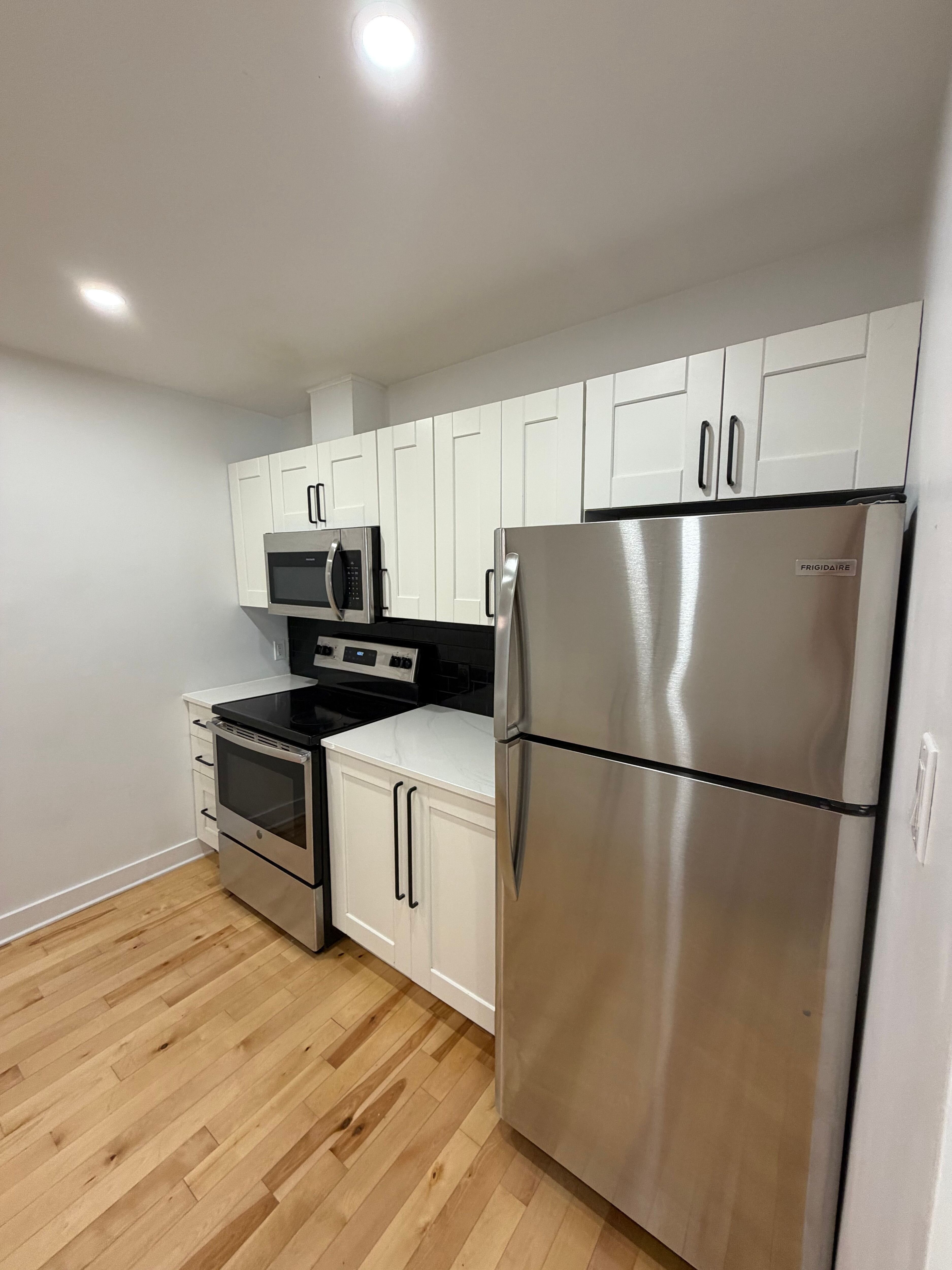 Appartement 
                3½- 2045 Rue Saint-Christophe Montréal  , Ville-Marie (Centre-Ville, Vieux-Montréal)