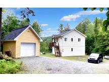 Lakefront Cottage with HOT TUB near Tremblant
 thumbnail 4