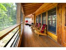 Lac Rouge Family Chalet
 thumbnail 1
