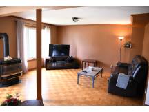 Comfy Waterfront CHALET-COTTAGE in Gatineau
 thumbnail 9