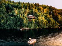 Waterfront cottage with spa in nature
 thumbnail 0