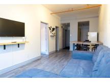 Spacious apartment in the city center
 thumbnail 4
