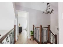 2 Floor home In The Heart Of Magog
 thumbnail 4