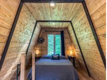 Waterfront/Hot tub River Luxurious Shack in Forest
 thumbnail 16