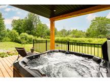 Luxurious Oasis with Stunning View of Bromont
 thumbnail 1