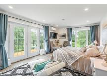 Luxurious Oasis with Stunning View of Bromont
 thumbnail 14