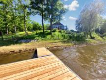 Superb Waterfront Family Cottage
 thumbnail 0