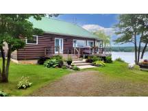Superb Waterfront Family Cottage
 thumbnail 1