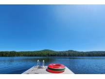 Bright large peaceful lakefront cottage
 thumbnail 21