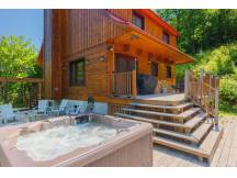 Laurentian wood cabin-king size suite-4 season spa
 thumbnail 0