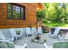 Laurentian wood cabin-king size suite-4 season spa
 thumbnail 1