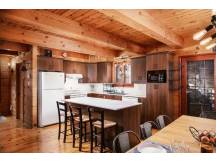 Laurentian wood cabin-king size suite-4 season spa
 thumbnail 11