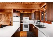 Laurentian wood cabin-king size suite-4 season spa
 thumbnail 12