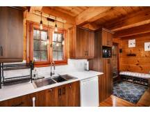 Laurentian wood cabin-king size suite-4 season spa
 thumbnail 14