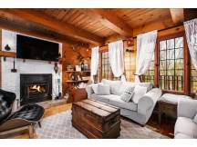 Laurentian wood cabin-king size suite-4 season spa
 thumbnail 3