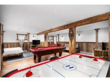 Laurentian wood cabin-king size suite-4 season spa
 thumbnail 34