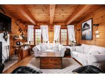 Laurentian wood cabin-king size suite-4 season spa
 thumbnail 5