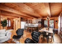 Laurentian wood cabin-king size suite-4 season spa
 thumbnail 7