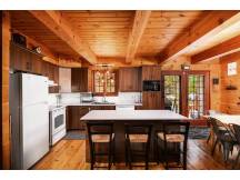 Laurentian wood cabin-king size suite-4 season spa
 thumbnail 9