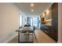 Luxurious 1bed 1bath downtown Montreal
 thumbnail 5