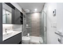 Luxurious 1bed 1bath downtown Montreal
 thumbnail 2