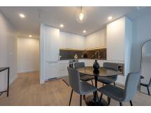 Luxurious 1bed 1bath downtown Montreal
 thumbnail 4