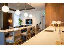 Luxurious 1bed 1bath old port Montreal
 thumbnail 19