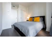 Luxurious 1bed 1bath old port Montreal
 thumbnail 2