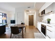 Luxurious 1bed 1bath old port Montreal
 thumbnail 4