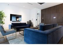 Luxurious 1bed 1bath old port Montreal
 thumbnail 13
