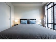 Luxurious 1bed 1bath old port Montreal
 thumbnail 9