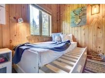 Relaxing rustic chalet and outdoors
 thumbnail 21