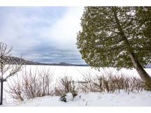 Refuge on the shore of the small Lac Nominingue
 thumbnail 43